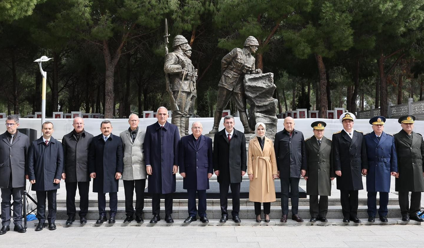 Hasipoğlu, Çanakkale Şehitler Abidesi’nde düzenlenen uluslararası anma törenlerine katıldı