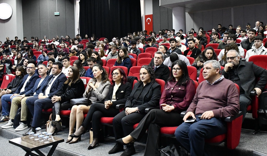 DAÜ’DE YAPAY ZEKÂ VE GELECEK TARTIŞILDI