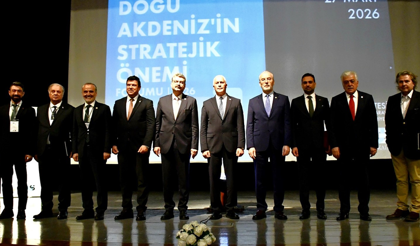 “Doğu Akdeniz’in Stratejik Önemi” konulu forum DAÜ’de yapıldı