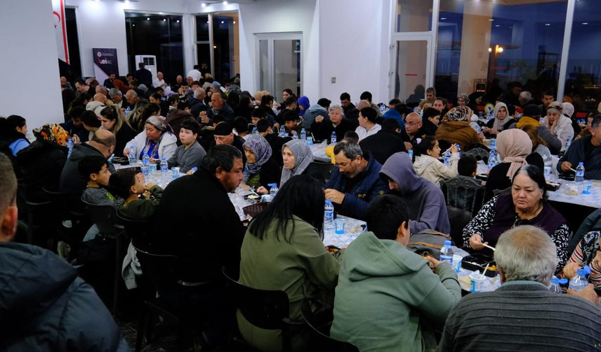 Mehmetçik Büyükkonuk Belediyesi İftar Sofrasında Yoğun Katılım