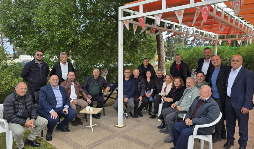 NAHİT ÖNCÜ GAZİMAĞUSA İLÇE TEŞKİLATINI YİNE BAYRAMDA BİR ARAYA GETİRDİ