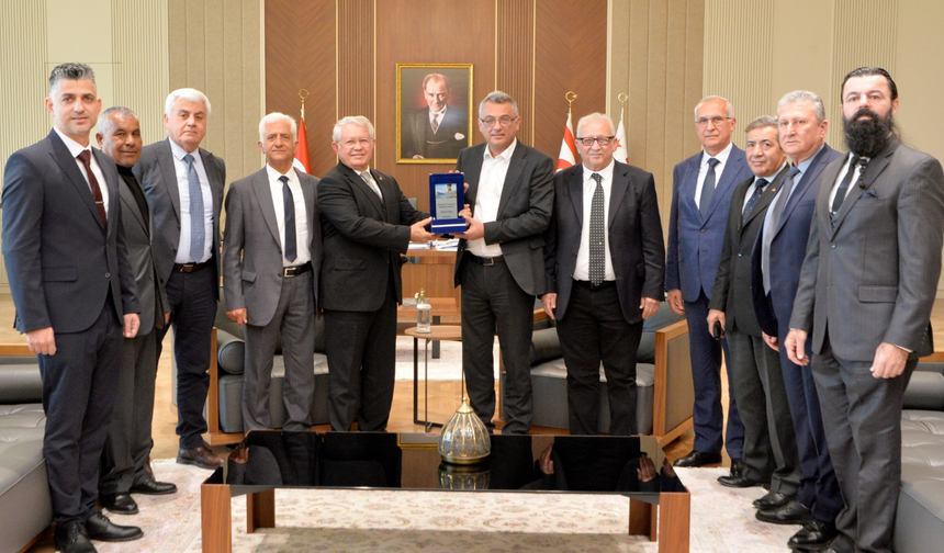 Erhürman, Emekli Subaylar Heyetini Kabul Etti