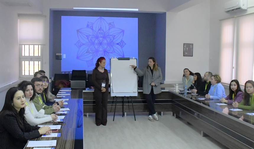 DAÜ eczacılık eğitimi çalıştayı düzenledi