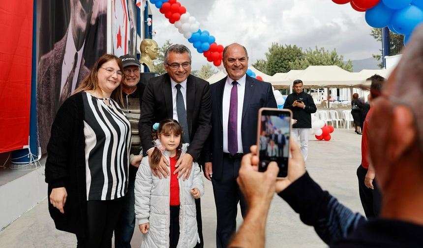 Cumhurbaşkanı Tufan Erhürman, Şehit Mehmet Eray İlkokulu’nun yeni dersliğinin açılış törenine katıldı