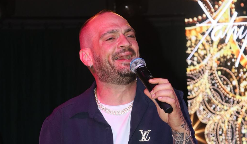 Yahya Erenköy Sahnede Fırtına Gibi Esti