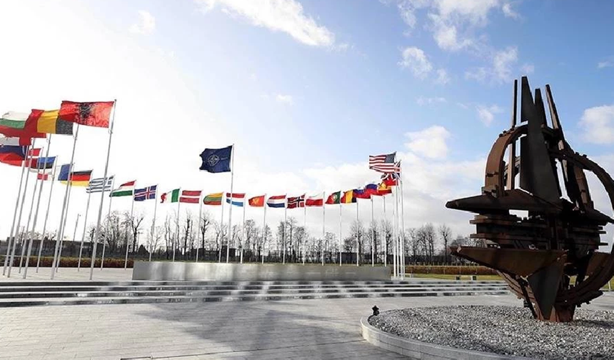 Eski NATO yetkilileri ABD'nin İttifak üyeliğinden ayrılmayacağını düşünüyor