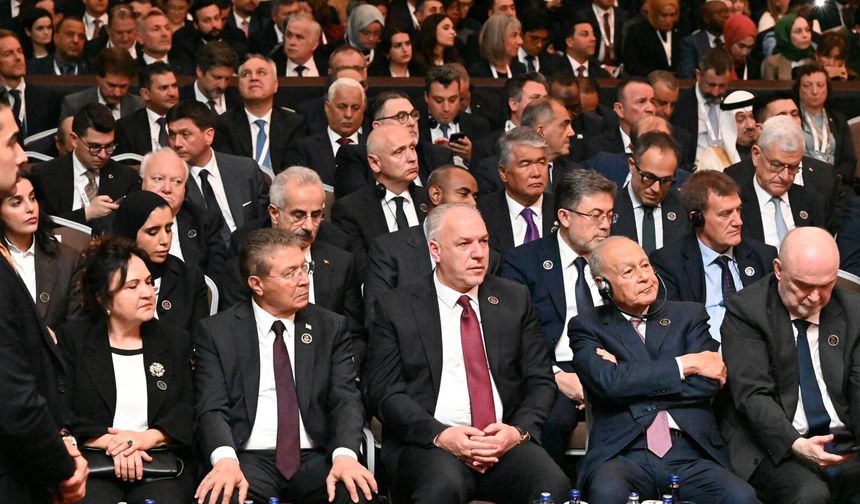 Başbakan Üstel, 5. Antalya Diplomasi Forumu’na katıldı