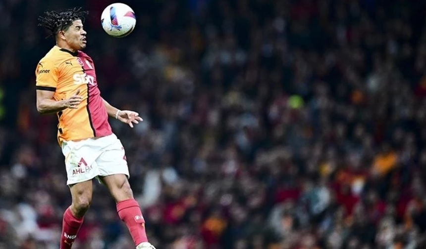 Galatasaray'ın Brezilyalı futbolcusu Gabriel Sara, sol ayak bileğinden sakatlandı