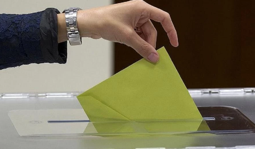 Güney Kıbrıs’ta 10 bin kişi seçmen kütüğüne eklendi