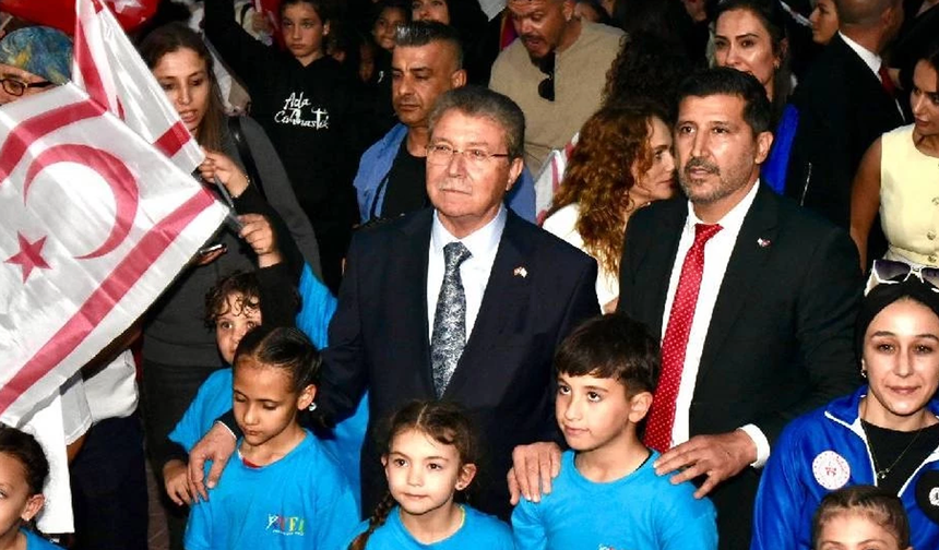 Başbakan Ünal Üstel 'Cimnastik Şöleni'nde konuştu: Cumhuriyetimizi yaşatacak olan sizlersiniz