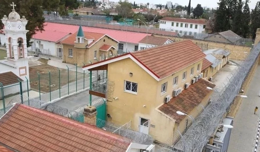 Rum Merkezi Cezaevi’nde bir mahkum iki oda arkadaşı tarafından hastanelik edildi