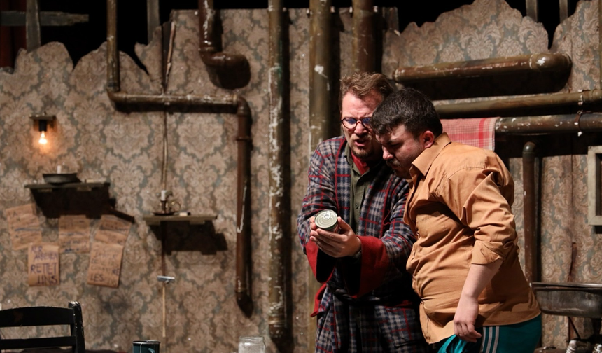 ‘Sığıntılar’ İskele’de Sahnelendi