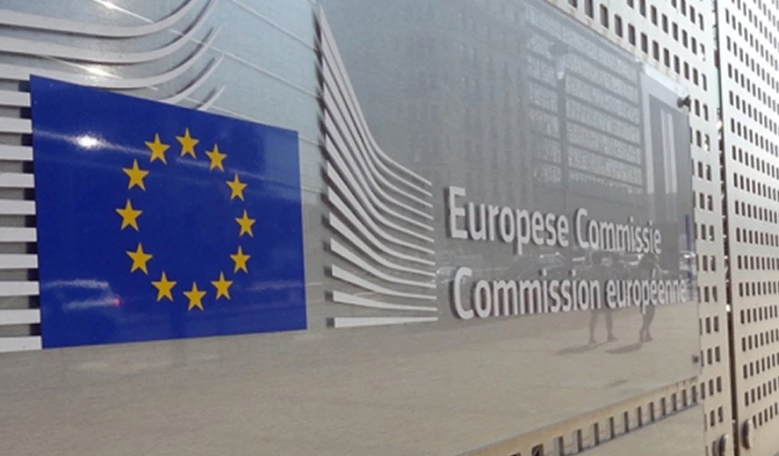 Avrupa Komisyonu'ndan Güney Kıbrıs ve İngiliz üslerine Yeşil Hat uyarısı