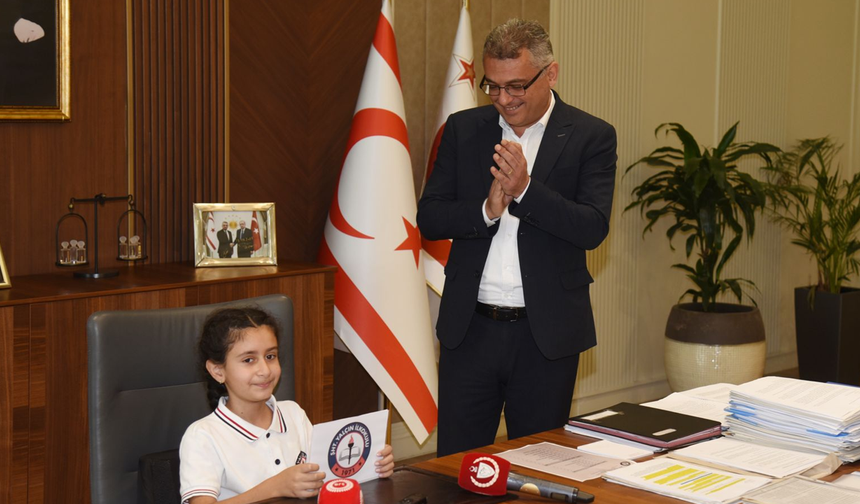 Cumhurbaşkanı Erhürman, Şehit Yalçın İlkokulu öğrencilerini kabul etti