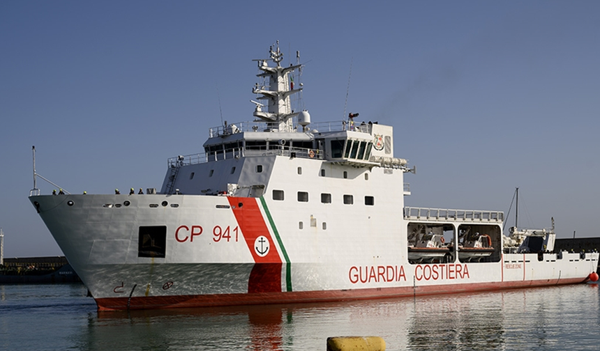 Akdeniz'de alabora olan düzensiz göçmen teknesindeki 70'ten fazla kişi kayboldu