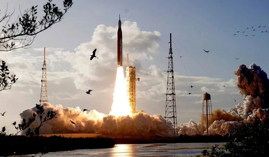 Artemis, Ay'ın uzak tarafına yaklaşıyor