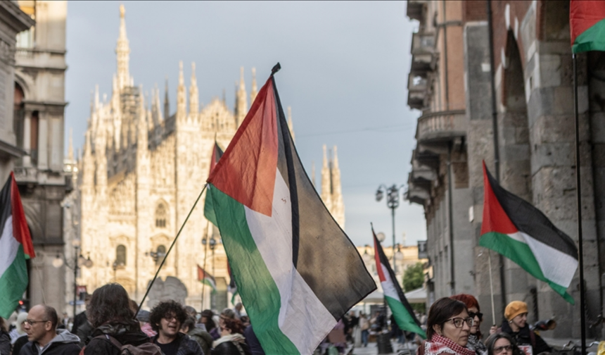Filistinli esirler için İtalya’da protesto