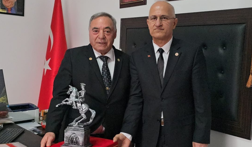 TEMAD Samsun Şube Başkanı Arat, KKTC Emekli Astsubaylar Derneği'ni ziyaret etti