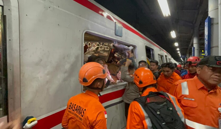 Endonezya’da tren kazası: Can kaybı 14’e çıktı