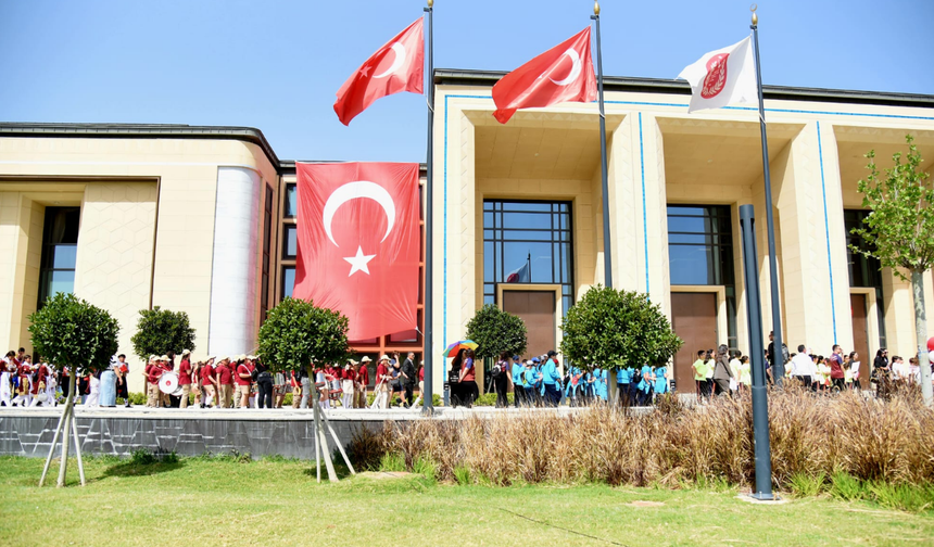 Cumhuriyet Meclisi’nde 23 Nisan coşkusu