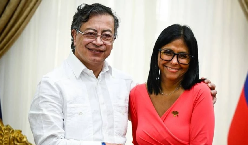 Petro ile Rodriguez Caracas’ta buluştu