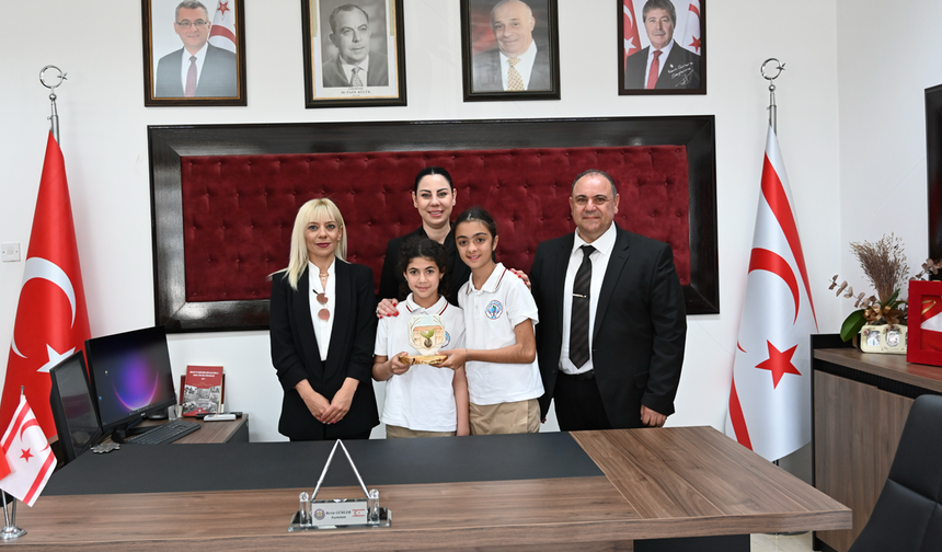 Gürler, Makamını Çatalköy İlkokulu Öğrencisi Tezel Şah'a Devretti