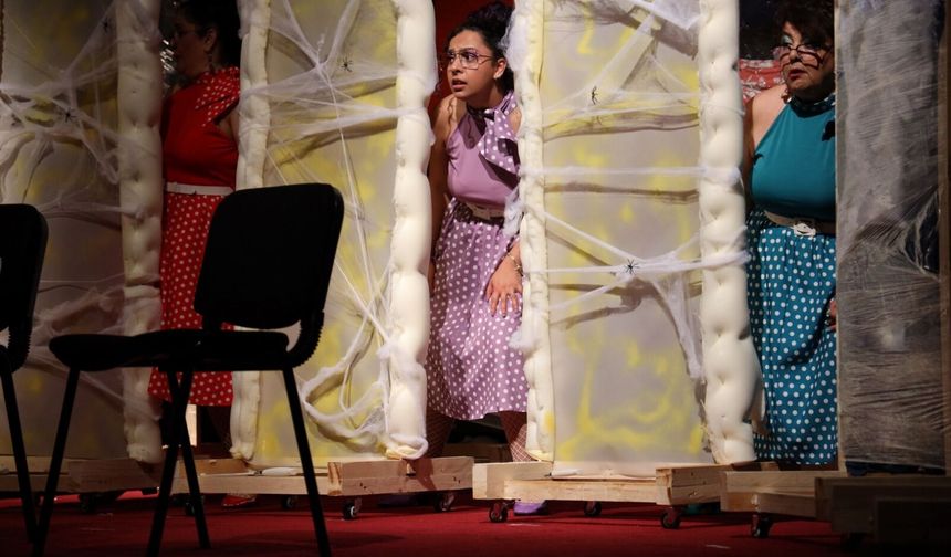 Kozalar İskele’de sahnelendi; 4. tiyatro günleri Raskolnikov ile sürecek