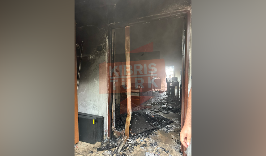 HASPOLAT’TA KORKUTAN YANGIN: ELEKTRİK SAYAÇLARINDAN ÇIKAN ALEVLER EVİ KÜLE ÇEVİRDİ