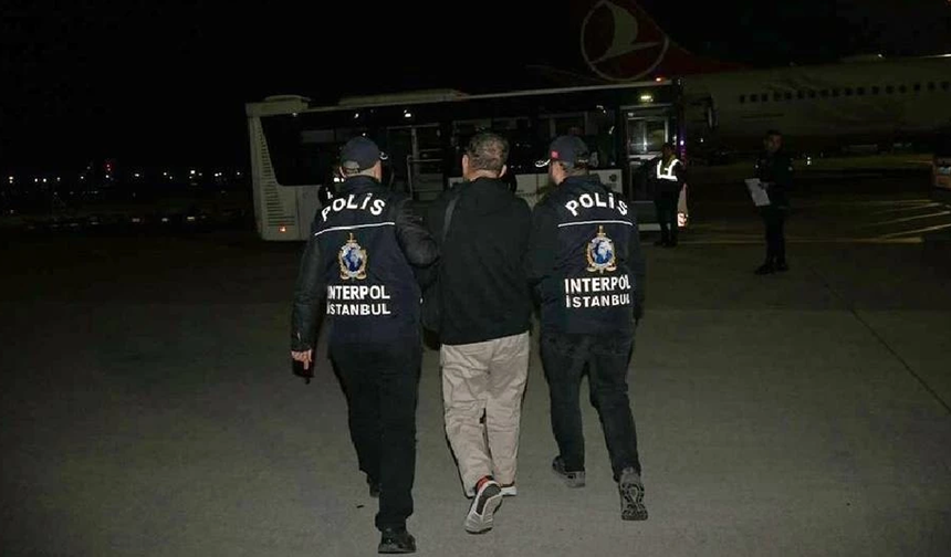 Adana'daki depremde 40 kişinin hayatını kaybettiği binanın firari müteahhidi Türkiye'ye iade edildi