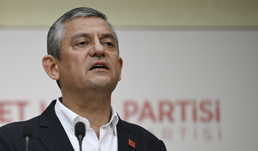 Özgür Özel’den Genel Merkez paylaşımı