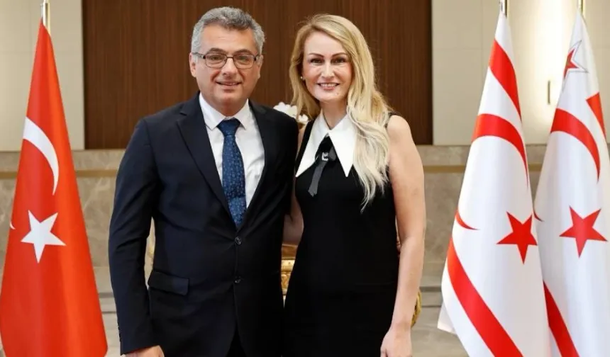Cumhurbaşkanı Tufan Erhürman ve eşi Nilden Bektaş Erhürman bayram tebriği kabul etti