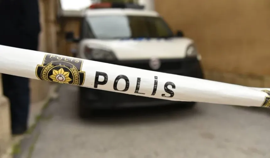 Lapta'da bir kişi kız arkadaşına mesaj attığı gerekçesiyle gittiği evde bıçaklandı