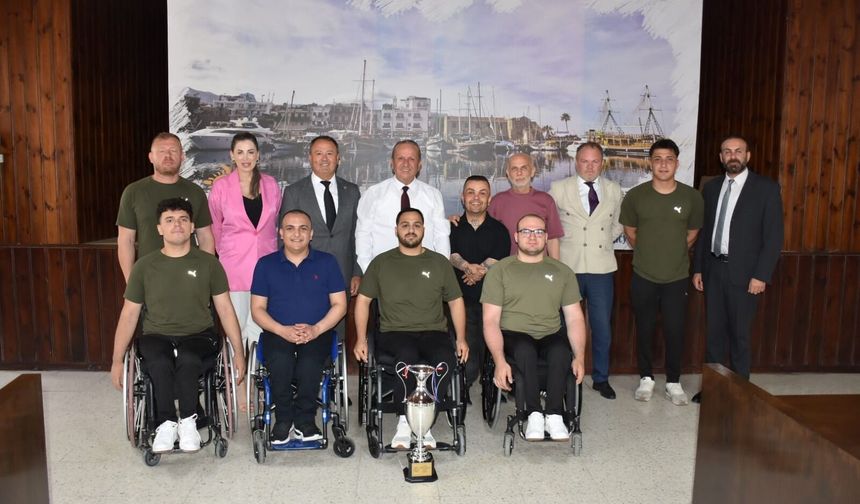 VAKIFLAR TEKERLEKLİ BASKETBOL TAKIMI’NIN BAKAN ATAOĞLU’NA TEŞEKKÜR ZİYARETİ...