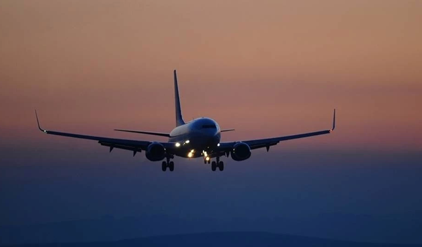 Lübnan, pilotların çatışma bölgelerinin yakınından uçmaya zorlandığı iddialarını araştırıyor