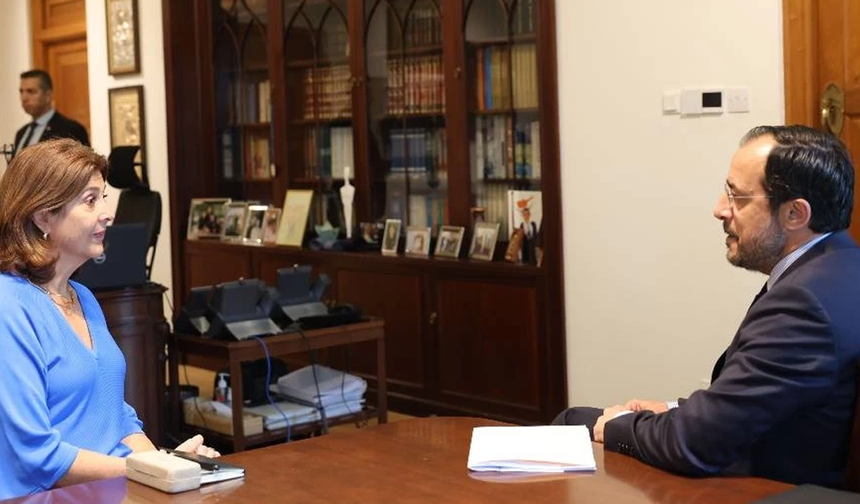 Hristodulidis, Holguin ile görüştü: 5+1 toplantı için ön hazırlık