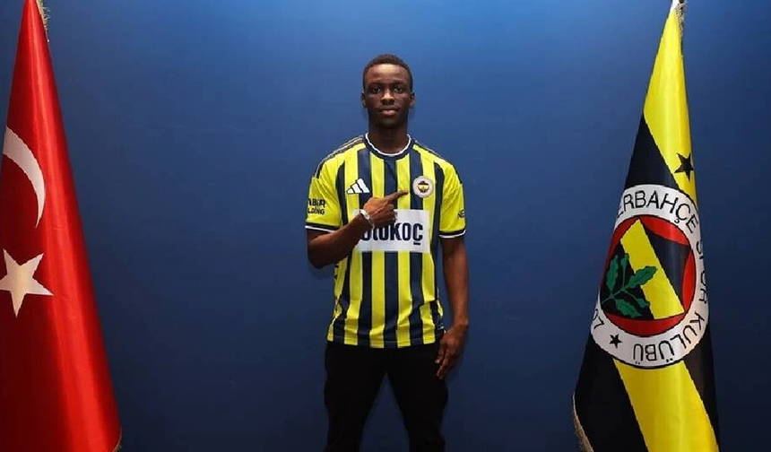 Fenerbahçe, 18 yaşındaki futbolcu Amara Diouf'u transfer etti