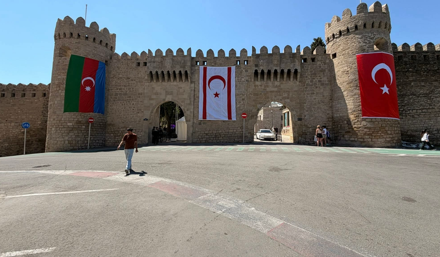 Bakü’de KKTC Bayrağı Dalgalandı