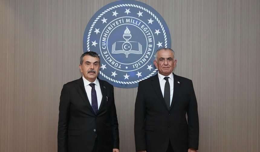 Bakan Çavuşoğlu mevkidaşı Tekin ile bir araya geldi