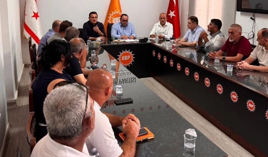 Oğuz, Lefkoşa örgüt başkanlarıyla bir araya geldi