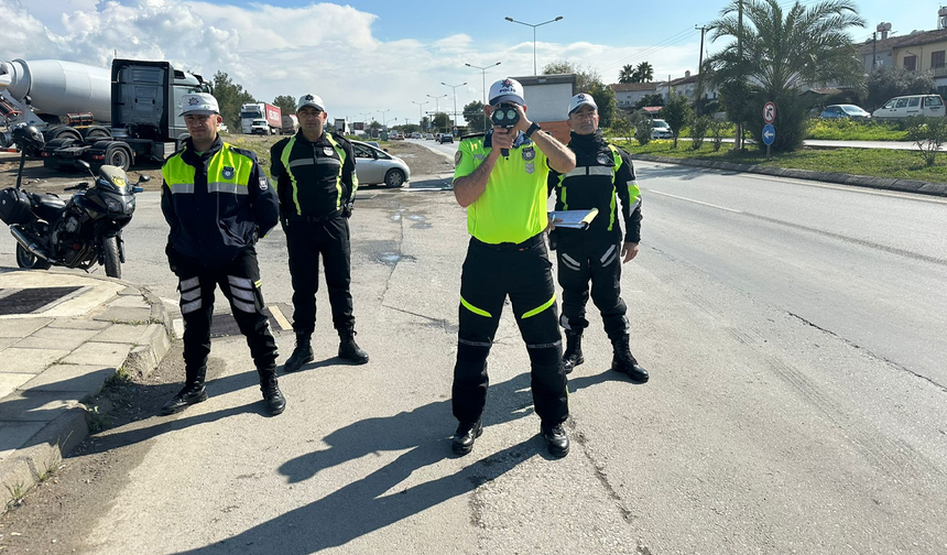 Trafik denetimlerinde 56 araç trafikten men edildi, iki sürücü tutuklandı