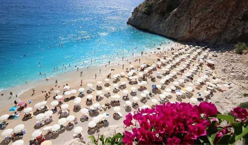 Antalya’da “Dumansız Plaj” uygulaması başlatıldı