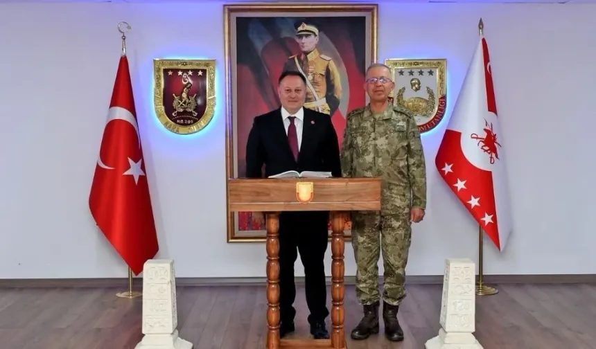 Öztürkler, 2. Ordu Komutanı Topaloğlu’nu ziyaret etti