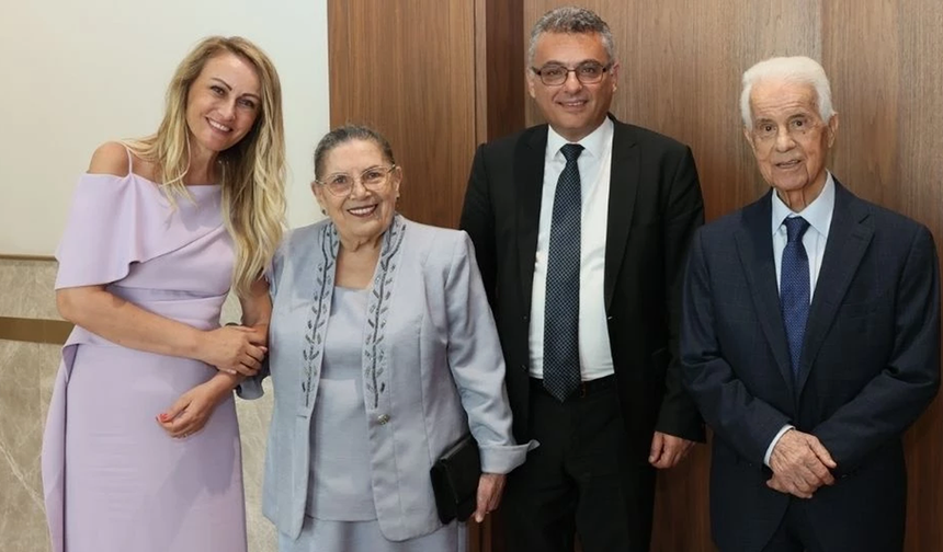 Erhürman çifti, Derviş Eroğlu ve eşini ağırladı: Kıbrıs sorunu görüşüldü