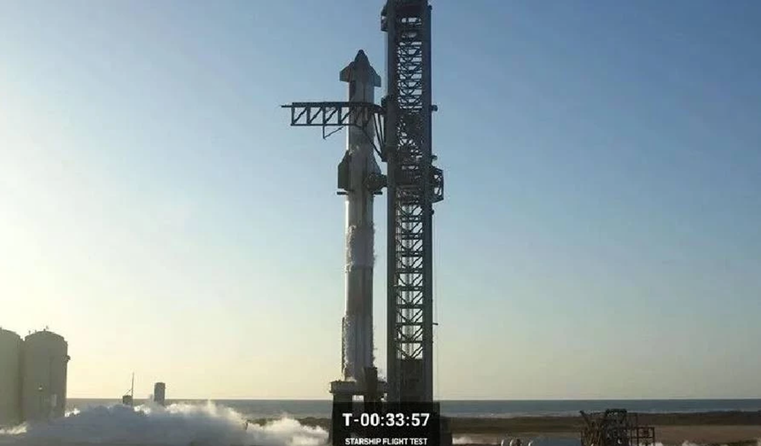 SpaceX, uyduların ömrünü uzatacak robotu yörüngeye fırlattı