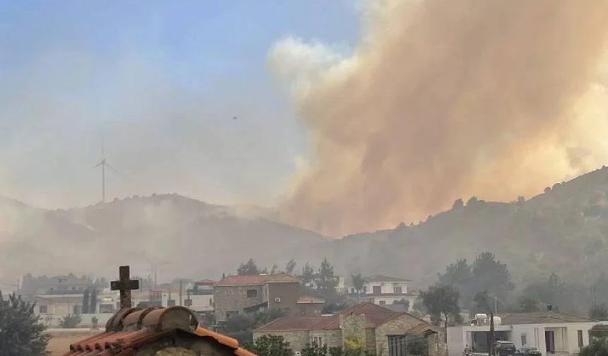 Güney Kıbrıs’ta ordunun eğitim atışları yangına yol açtı: Bazı köyler boşaltıldı