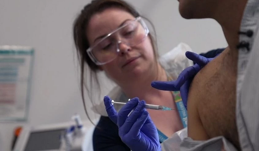 Ebola'ya karşı geliştirilen yeni aşı ilk kez insanda denendi