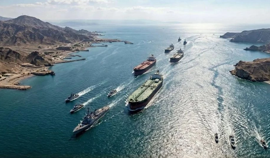 İran, Hürmüz'den geçen Güney Kıbrıs bayraklı ticari bir gemiye ateş açtı