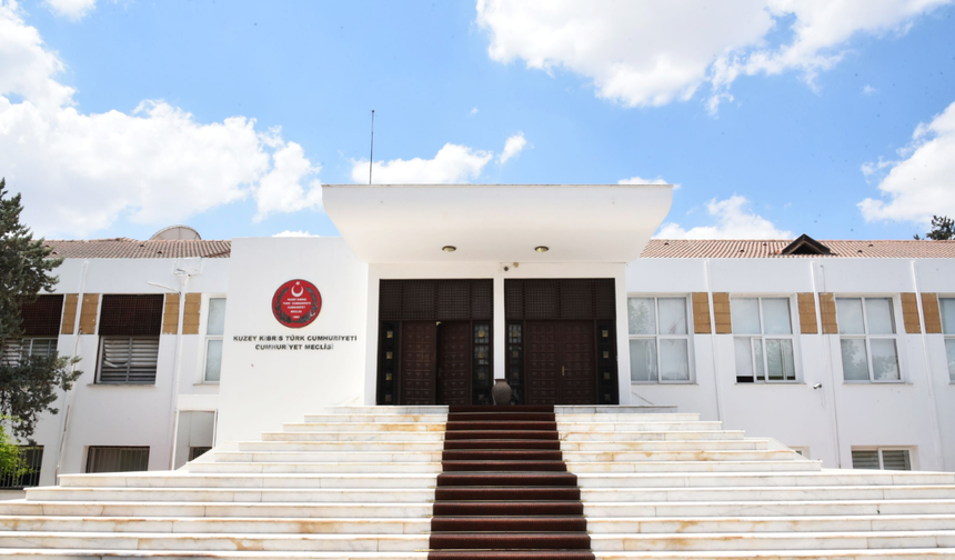 Başbakanlığa bağlı bazı kurumlar eski Meclis binasına taşınıyor