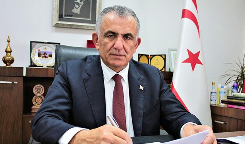 Çavuşoğlu'ndan Erhürman'a geçmiş olsun mesajı