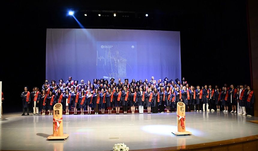 DAÜ SAĞLIK MEZUNLARI MESLEK YEMİNİ İLE GÖREVE HAZIR